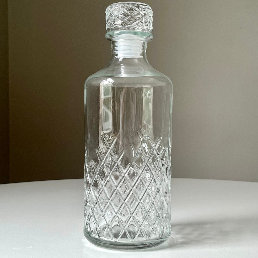 Cylindrical Liquor Decanter with Embossed Diamond Pattern