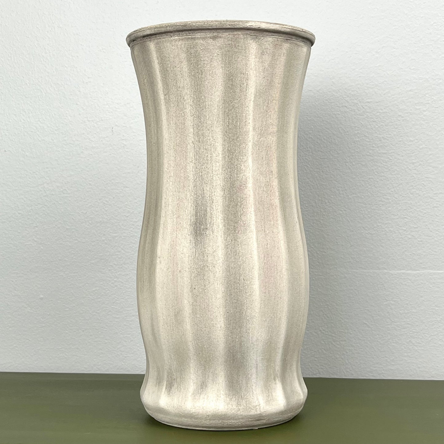 Cream Aged Vase with Vertical Ribbed Design