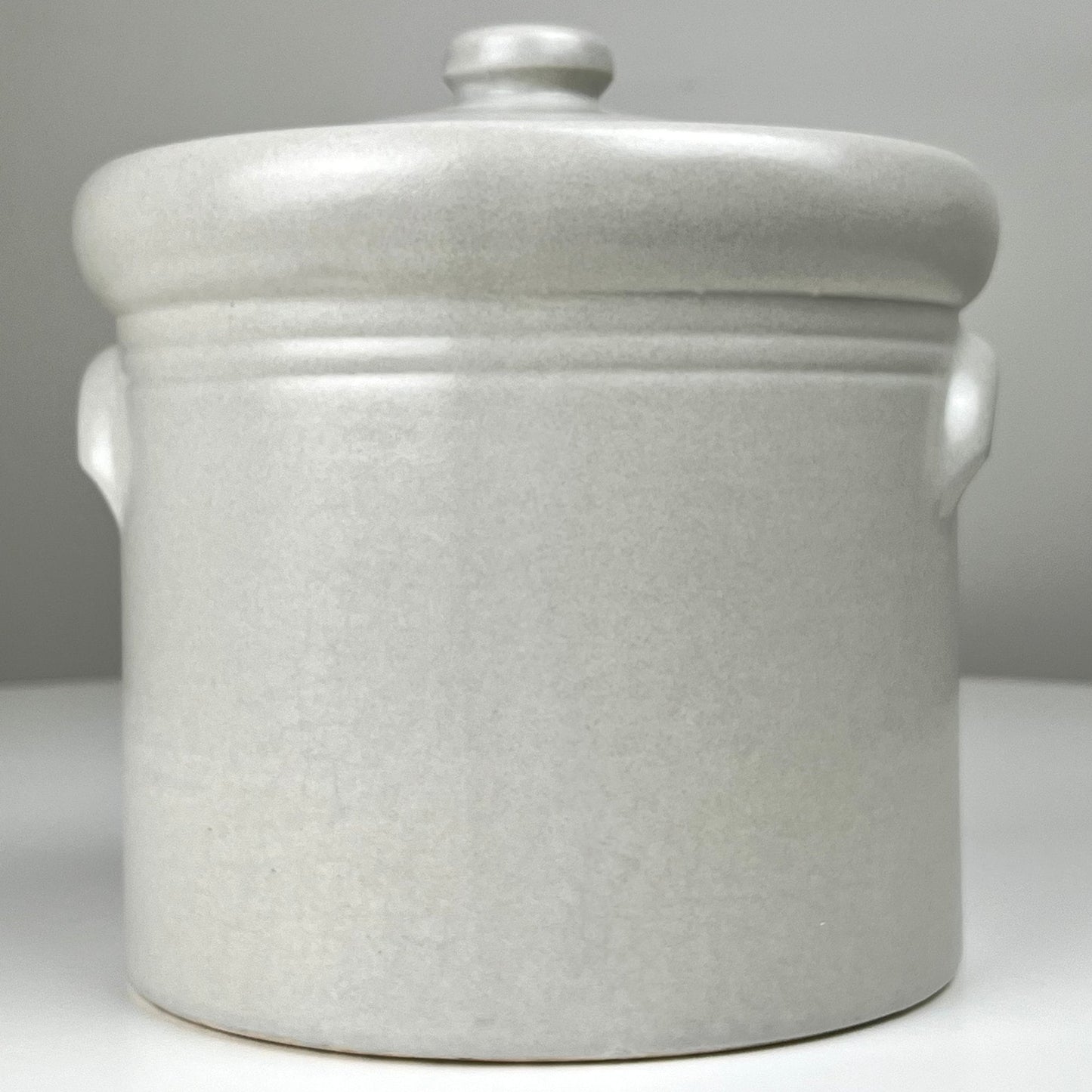 Yorktowne Stoneware Cookie Jar by Pfaltzgraff