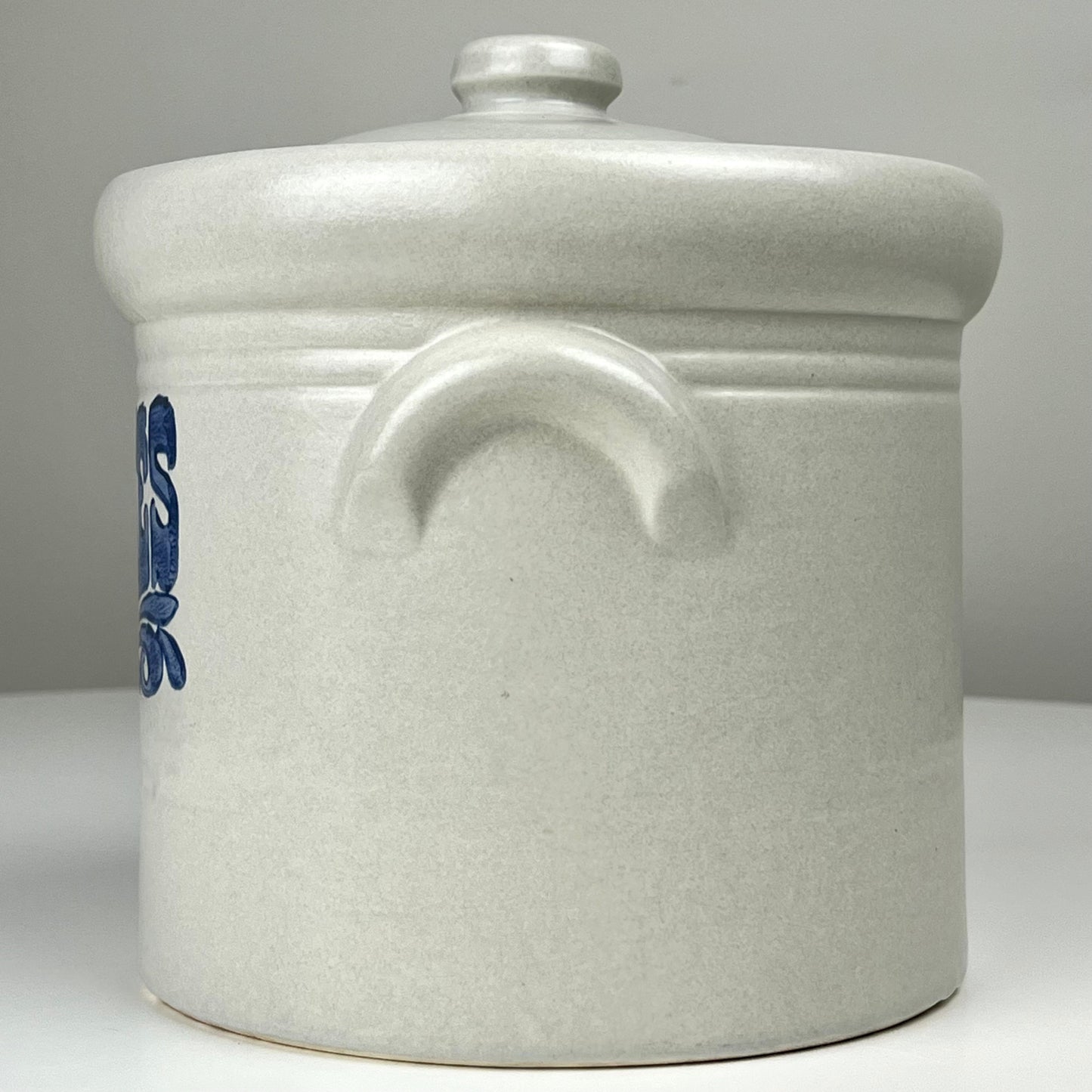 Yorktowne Stoneware Cookie Jar by Pfaltzgraff