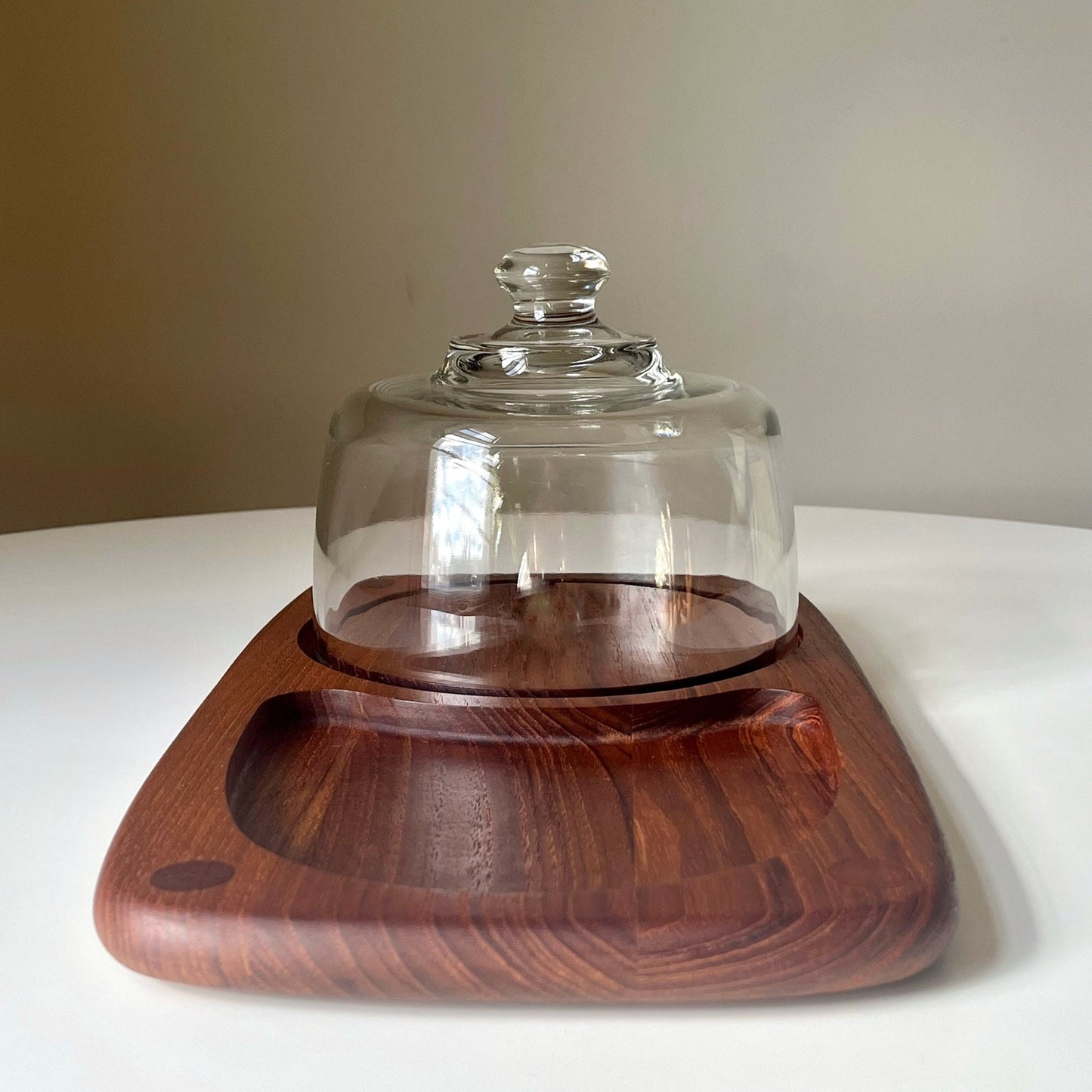 Mid Century Modern Cheese Dome with Solid Wood Charcuterie Board