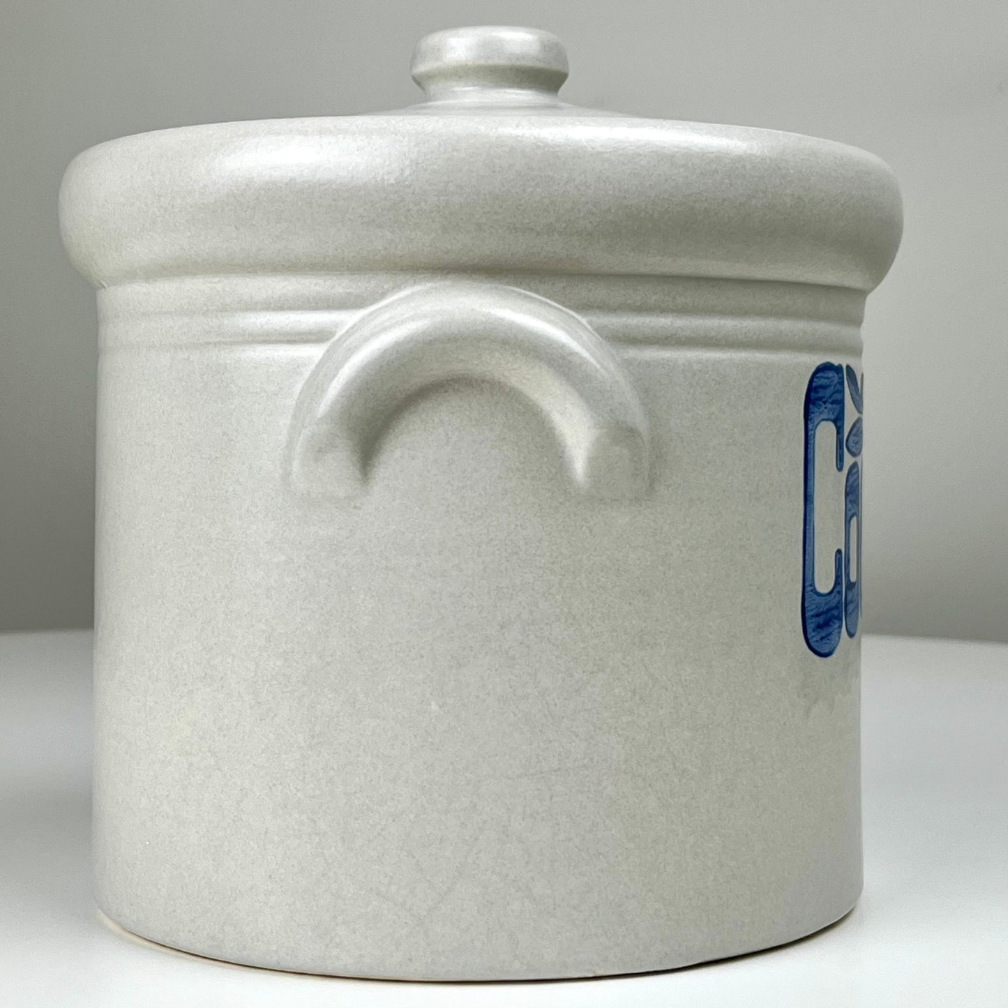 Yorktowne Stoneware Cookie Jar by Pfaltzgraff